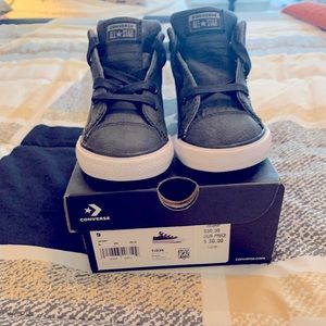 Little Kids high top converse all stars Sz 9